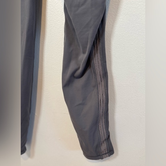 Lululemon Power Lines Leggings Titanium Dark Chrome Size 6 - Picture 9 of 9